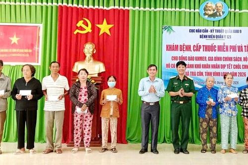 Đầy ắp nghĩa tình 'Tết Quân-Dân' ở Vĩnh Long