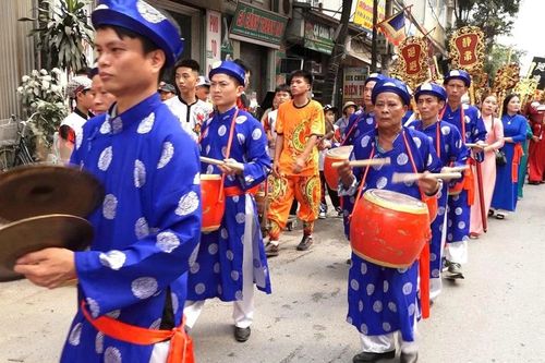 Nghi thức tiếp nhận mã - điểm nhấn văn hóa tâm linh tại Lễ hội Bình Đà