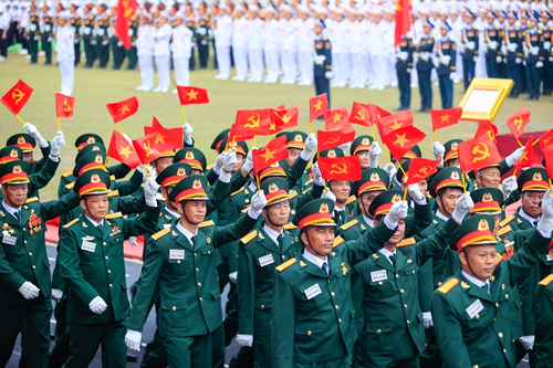 Đề xuất nâng mức hỗ trợ lên 5 tháng tiền lương với sĩ quan nghỉ hưu trước hạn tuổi