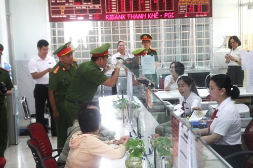 Công an phường An Khê thực binh xử lý tình huống tội phạm sử dụng hung khí cướp ngân hàng
