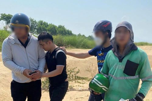 Khởi tố đối tượng cướp tài sản