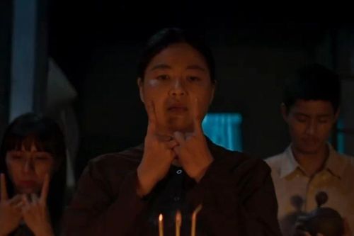'Nữ hoàng phòng vé' Lê Khánh rũ bỏ phong cách hài hước, 'lột xác' đầy bí ẩn