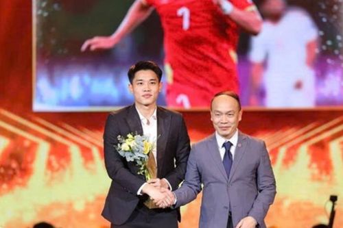 Đình Bắc đoạt giải 'Gương mặt trẻ thể thao' tại Giải thưởng Cống hiến 2026