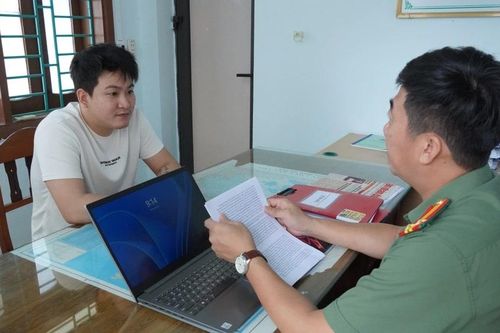 Chiếm đoạt hàng chục tỷ đồng bằng chiêu đánh cắp SIM điện thoại từ xa