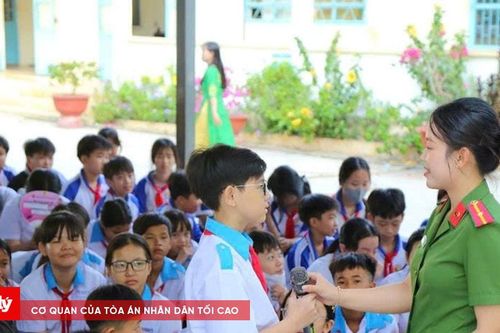 Đưa pháp luật đến gần học sinh bằng những việc làm giản dị