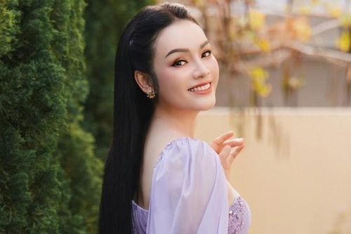 Phó Giáo sư Tân Nhàn trẻ đẹp tuổi 44, Phó Chủ tịch Trịnh Kim Chi ghẹo chồng