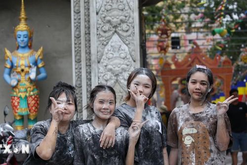 Rực rỡ sắc màu Tết Chôl Chnăm Thmây
