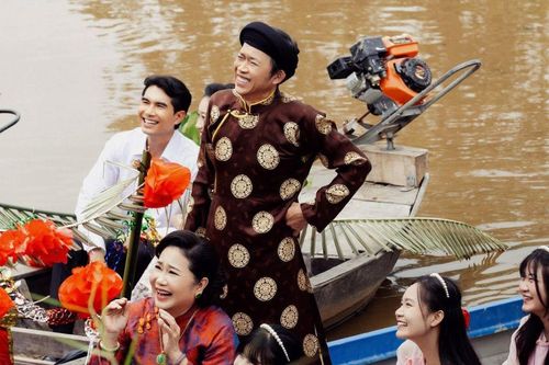 Hoài Linh 'rước dâu' miền Tây cùng Thúy Diễm