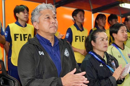 HLV tuyển Thái Lan lên tiếng khi Thái Lan tạo 'địa chấn' vô địch FIFA Series 2026