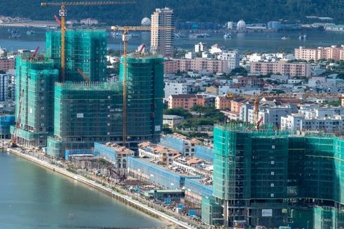 Giá nhà neo cao, giải bài toán an cư thế nào?