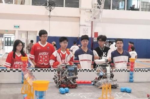 3 đội Robotics LSTS chinh phục 'sân chơi' công nghệ lớn nhất thế giới