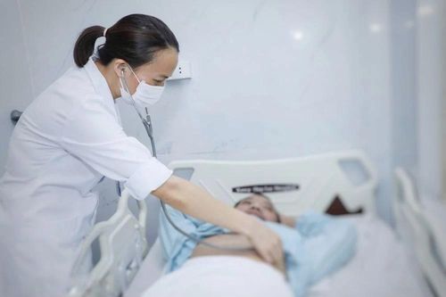 Cảnh báo nguy cơ nhiễm khuẩn huyết do tự ý tiêm truyền tại nhà