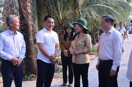 Phó Bí thư Tỉnh ủy An Giang Trần Thị Thanh Hương làm việc với Đảng ủy xã Tân Hiệp về đầu tư công