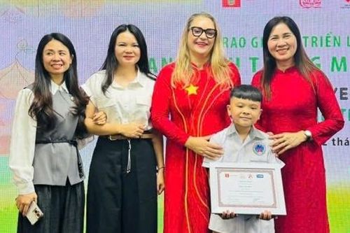 Thí sinh Bắc Ninh được trao giải Đặc biệt cuộc thi vẽ tranh 'Đan Mạch trong mắt em'