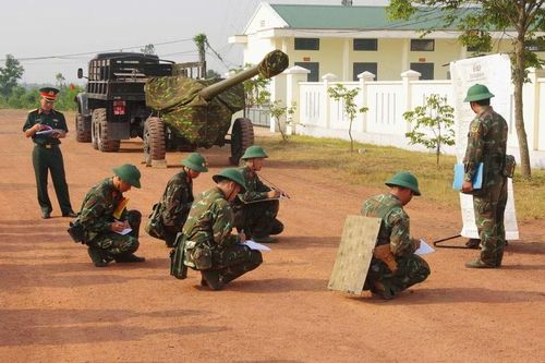 Bộ Tham mưu Quân khu 5 kiểm tra huấn luyện chiến đấu pháo binh tại Lữ đoàn 572