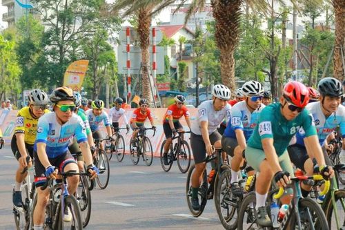 Đội Vân Phong - Khánh Hòa 'thống trị' các giải thưởng chặng phong trào Giải đua xe đạp tranh Cúp Truyền hình TP. Hồ Chí Minh
