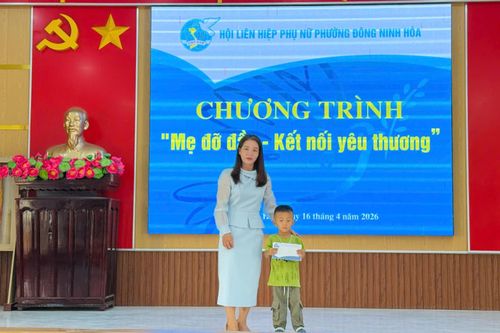 Hội Liên hiệp Phụ nữ phường Đông Ninh Hòa tổ chức chương trình 'Mẹ đỡ đầu - Kết nối yêu thương'