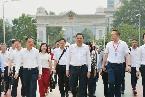 Đoàn đại biểu tỉnh Lào Cai xuất cảnh đi nghiên cứu, trao đổi kinh nghiệm tại tỉnh Vân Nam (Trung Quốc)