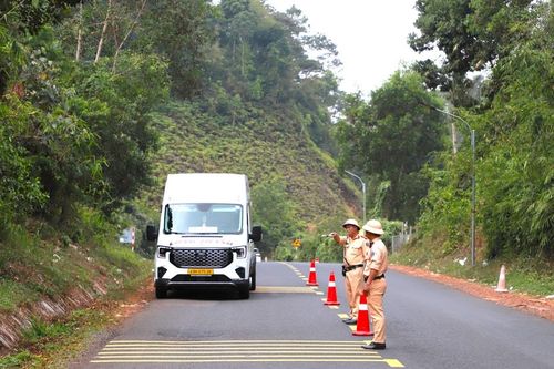 Siết chặt bảo đảm an toàn giao thông trên quốc lộ 28
