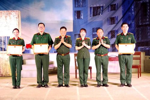 Giao lưu văn nghệ và kịch nói chào mừng ngày thành lập LLVT tỉnh