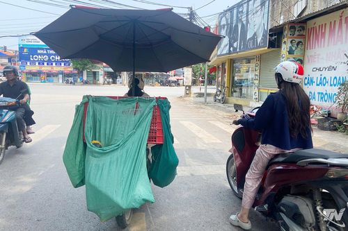 Nguy cơ mất an toàn giao thông từ người giao hàng