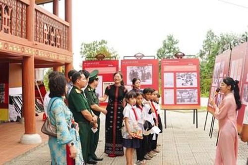 Nhiều hoạt động tại chương trình đưa văn hóa thông tin về cơ sở