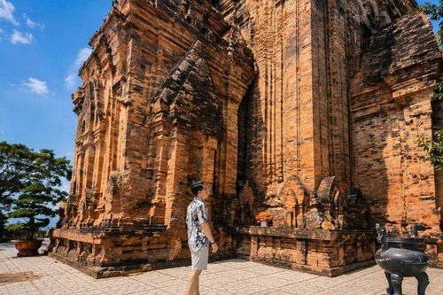 Khánh Hòa: Tháp Bà Ponagar (Nha Trang) – trầm tích văn hóa Chăm ngân vọng giữa lòng phố biển