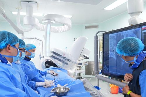 Bệnh viện TWQĐ 108 lần đầu cấy thành công máy tạo nhịp không dây