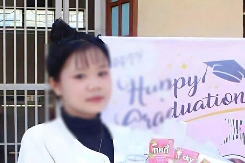 Nghệ An: Nữ sinh lớp 11 quên mình lao xuống biển cứu người