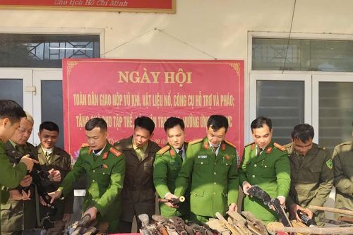 Người dân cần tuân thủ quy định pháp luật về vũ khí, công cụ hỗ trợ