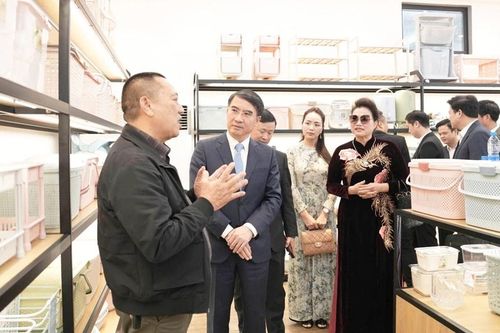 Hà Nội cam kết tháo gỡ điểm nghẽn, chuyển mạnh sang chính quyền phục vụ doanh nghiệp