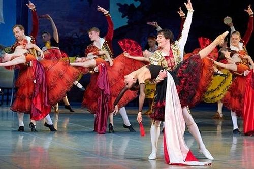 Biểu tượng nghệ thuật hàn lâm Belarus mang tinh hoa thế giới đến Nhà hát Hồ Gươm