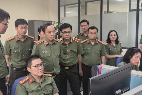 Khuyến khích cơ chế thu hút nhân tài trong lĩnh vực nghiên cứu, sản xuất tài liệu bảo mật, bảo an