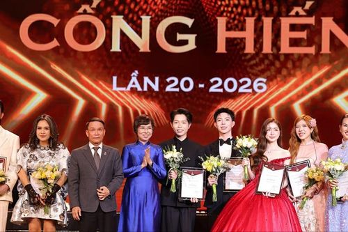 Giải thưởng Cống hiến: 20 năm vinh danh tài năng Việt