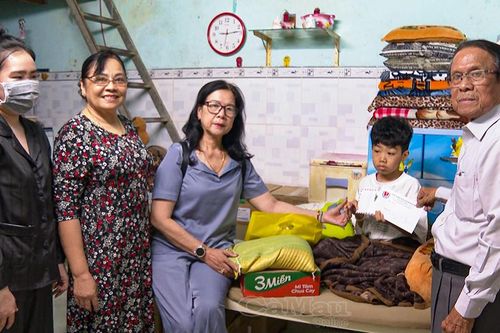 Tiếp thêm niềm tin cho người khuyết tật, trẻ mồ côi