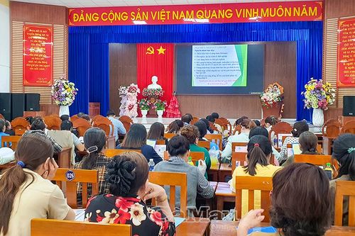 Trang bị kiến thức pháp luật cho phụ nữ vùng biển