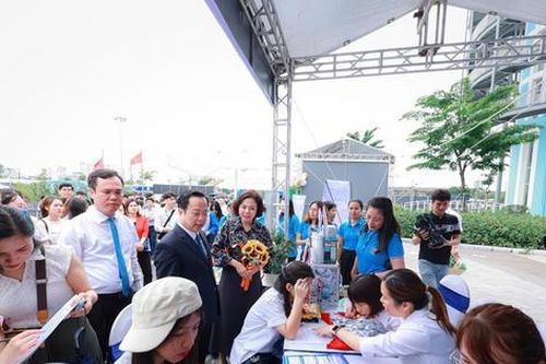 Hà Nội mở ngày hội kết nối việc làm cho học sinh, sinh viên