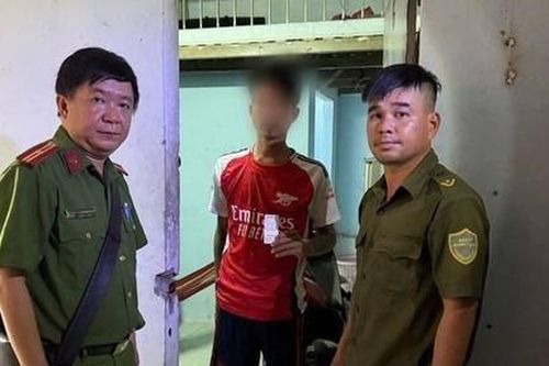 Phường Thuận Giao 'đi từng ngõ, gõ từng phòng trọ' để tuyên truyền và test nhanh ma túy