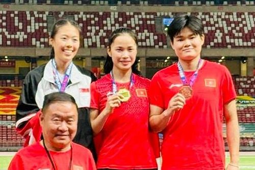 Phùng Thị Huệ giành Huy chương vàng 100m giải điền kinh Singapore mở rộng 2026
