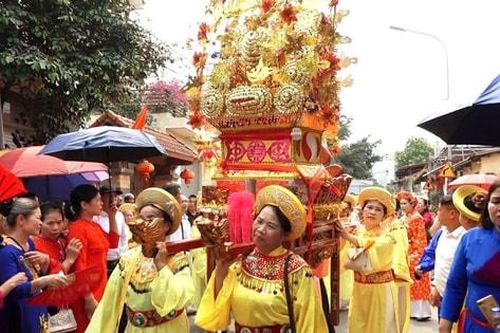 Nghi thức tiếp nhận mã - điểm nhấn văn hóa tâm linh tại Lễ hội Bình Đà