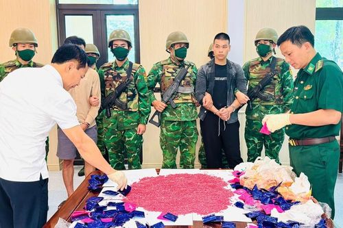 Vận chuyển 24.000 viên ma túy lấy 30 triệu đồng tiền công