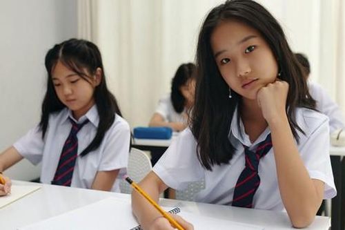 Cách các bà mẹ Hàn Quốc giúp con vượt qua những kỳ thi khắc nghiệt