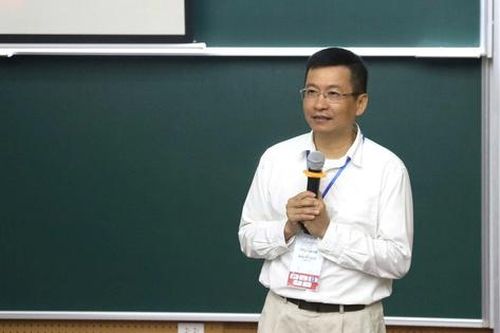 GS Phùng Hồ Hải nhận giải thưởng danh giá cho những nghiên cứu Toán học xuất sắc