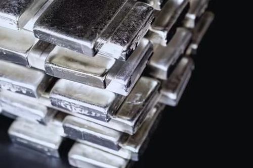 Metals Focus dự báo giá bạc có thể tăng mạnh do thiếu hụt nguồn cung