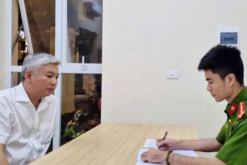 Tạm giữ hình sự đối tượng hành hung tài xế ô tô trên cầu vượt Trần Duy Hưng