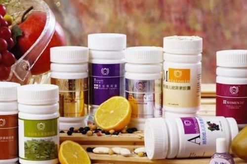 Tùy tiện uống vitamin: Nguy cơ tổn thương gan