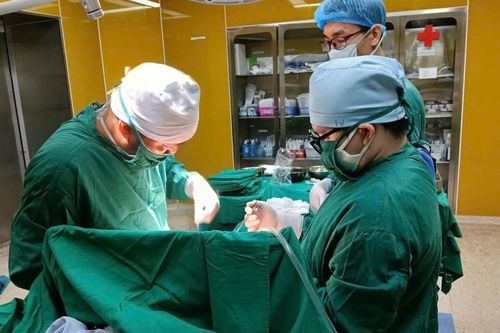 3 lần thủng tạng trong 4 tháng, căn bệnh khiến bác sĩ 'đau đầu'