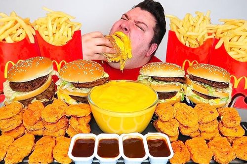 'Thánh mukbang' ra sao sau cú lừa gây sốc toàn thế giới