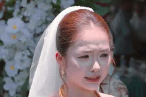 5 triệu lượt xem cô dâu có biểu cảm đáng yêu trong đám cưới