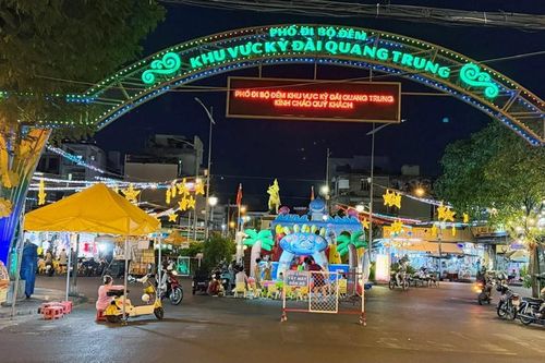 (Bài 1) Từ trăm hoa khoe sắc đến… 'sớm nở tối tàn'